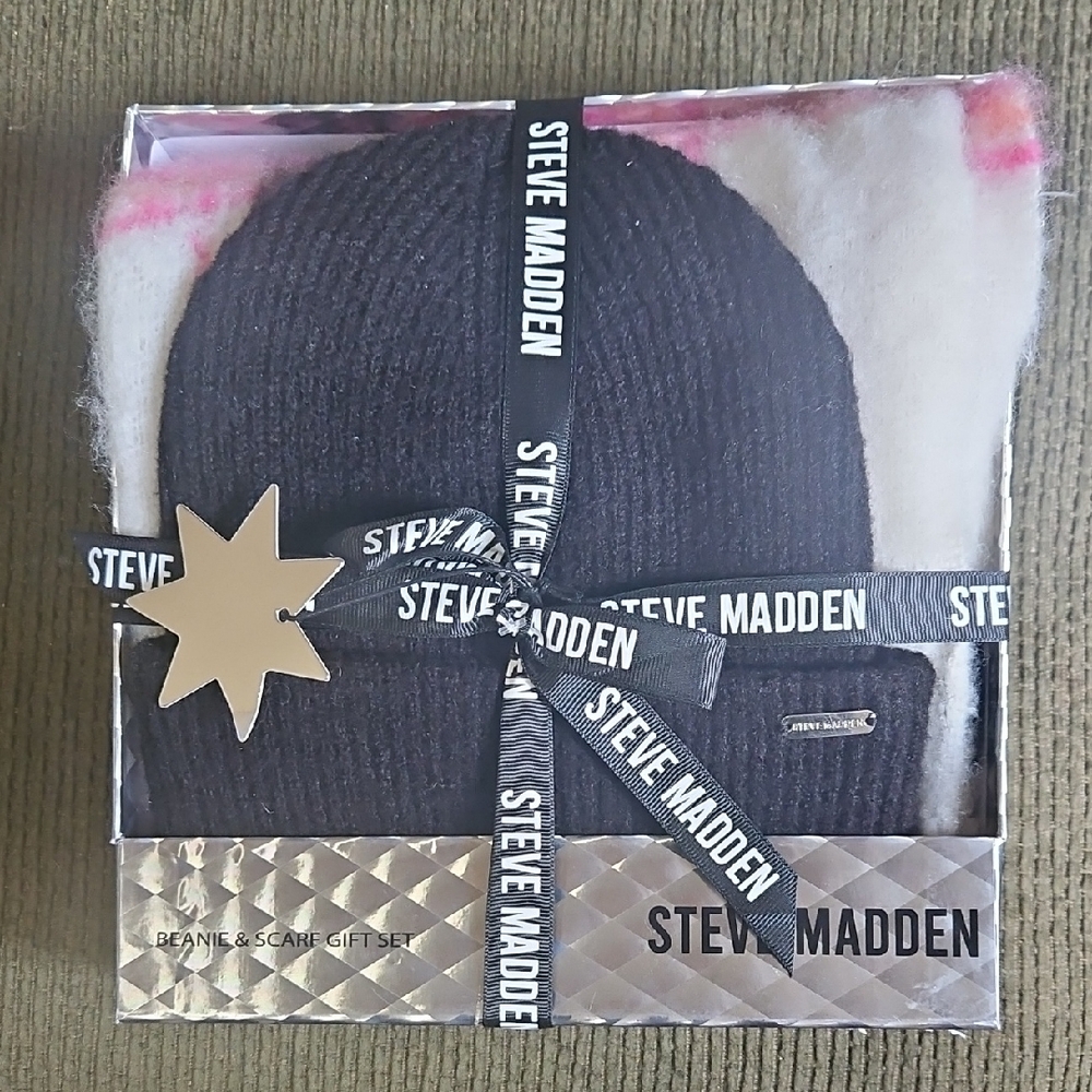 Steve Madden Black Beanie & Scarf Gift Set